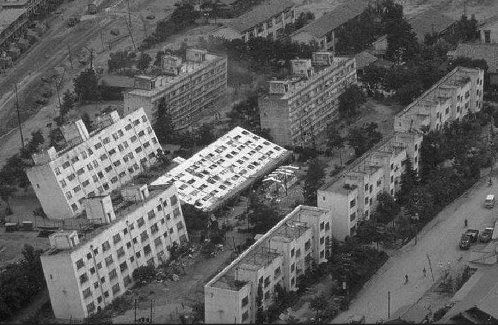 Failure in overturning - 1964 Niigata earthquake